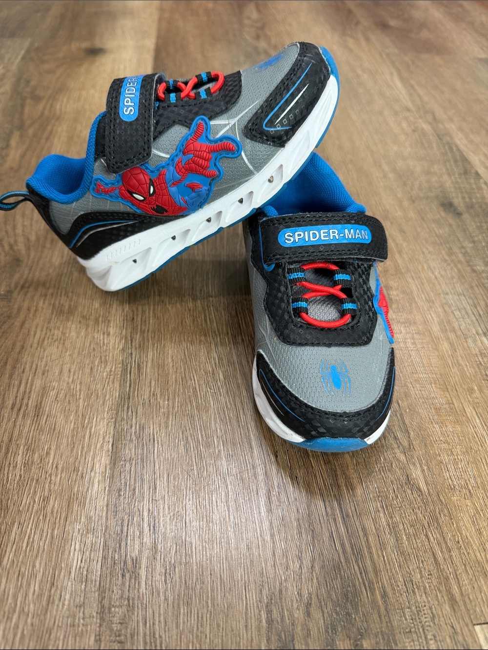 Spiderman Light Up Boys' Gray & Blue Athletic Sneakers